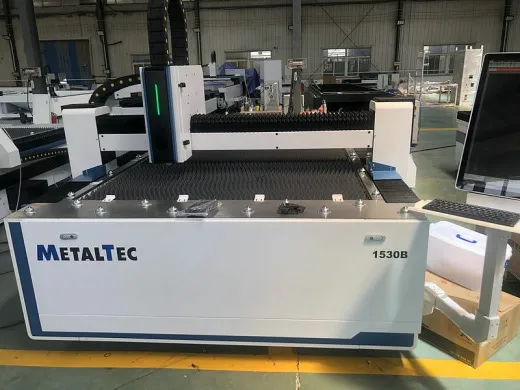 MetalTec 2060B (RAYCUS 6000Вт RAYTOOLS XC6000 RAYTOOLS BS06E) оптоволоконный лазерный станок для резки металла