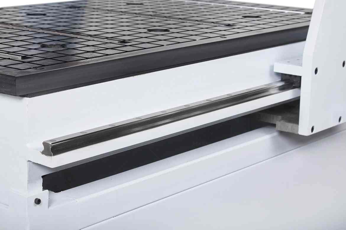 Фрезерный станок с ЧПУ Advercut K6100A  Z300
