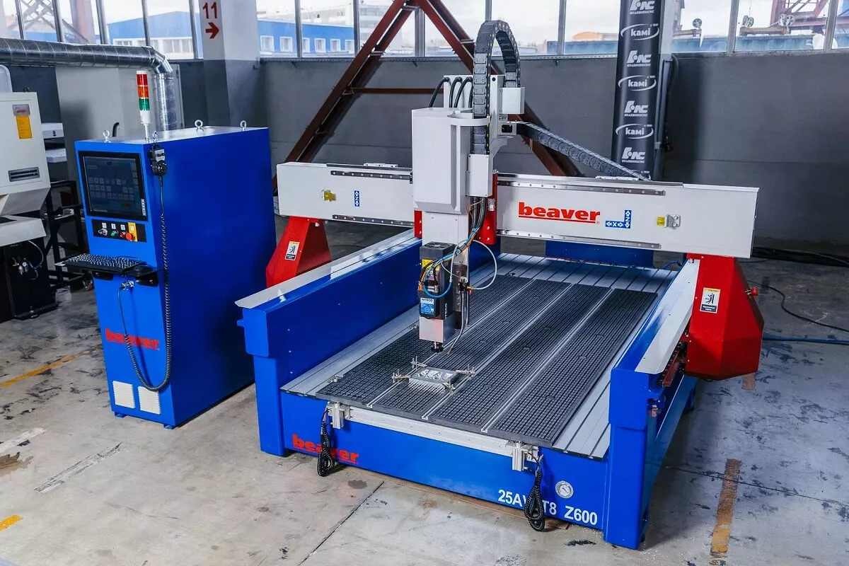 ЧПУ Beaver 25AVLT8-Z600