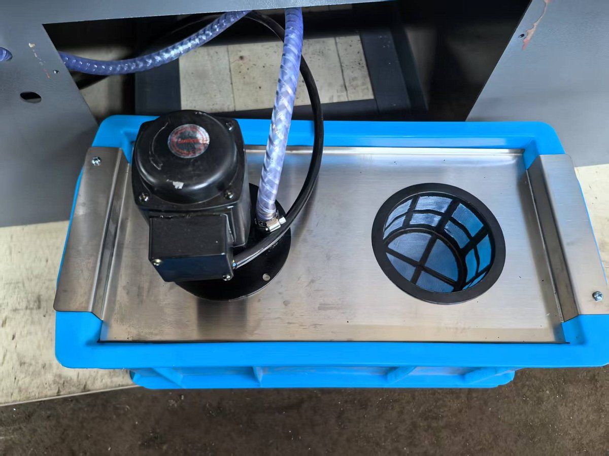 MetalTec HBS 255FH (380W) Ленточнопильный станок по металлу (Ø до 254 мм, полотно 27 мм, 0 - 45 поворот тисков)