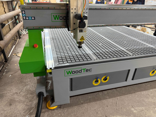 Фрезерно-гравировальный станок с ЧПУ WoodTec H 2030