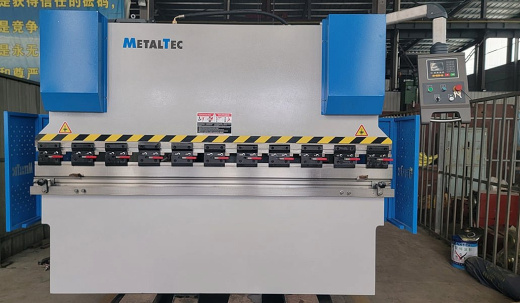 MetalTec HBM 40/2500 Листогибочный гидравлический пресс с контроллером E22