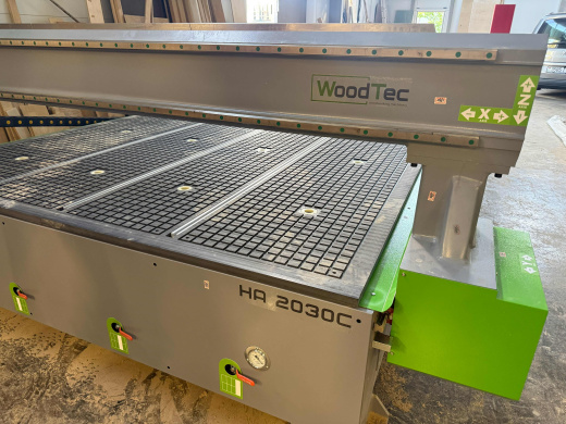 Фрезерно-гравировальный станок с ЧПУ WoodTec HA 2030 C