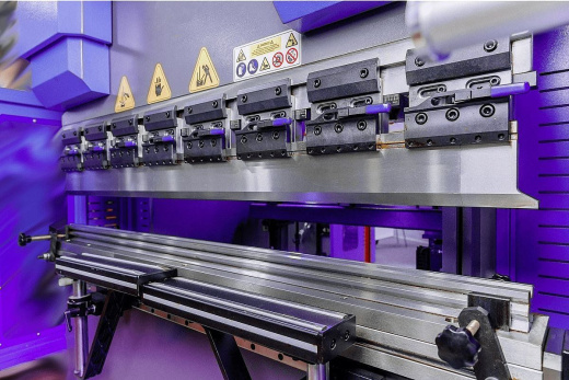 MetalTec HBC 110/2500 Листогибочный гидравлический пресс с ЧПУ CYBELEC CT12