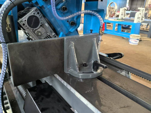 MetalTec HBS 255FH (380W) Ленточнопильный станок по металлу (Ø до 254 мм, полотно 27 мм, 0 - 45 поворот тисков)
