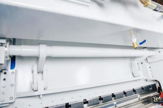 MetalTec HBM 125/3200M (E22, ручная компенсация прогиба, инвертор заднего упора) листогибочный гидравлический пресс