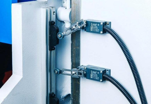 MetalTec HBM 30/1600 Листогибочный гидравлический пресс с контроллером E22