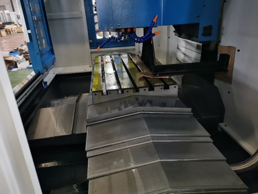 MetalTec TOPMILL 1360F вертикальный обрабатывающий центр с ЧПУ