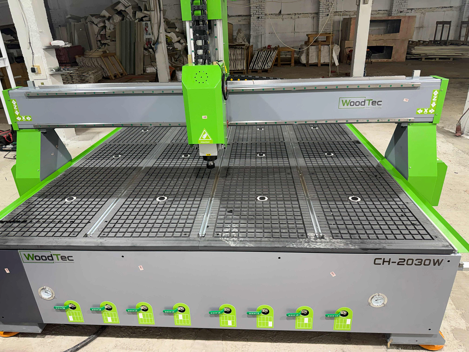 Поступление на склад: фрезерный станок с ЧПУ Woodtec CH-2030W с вакуумной подготовкой