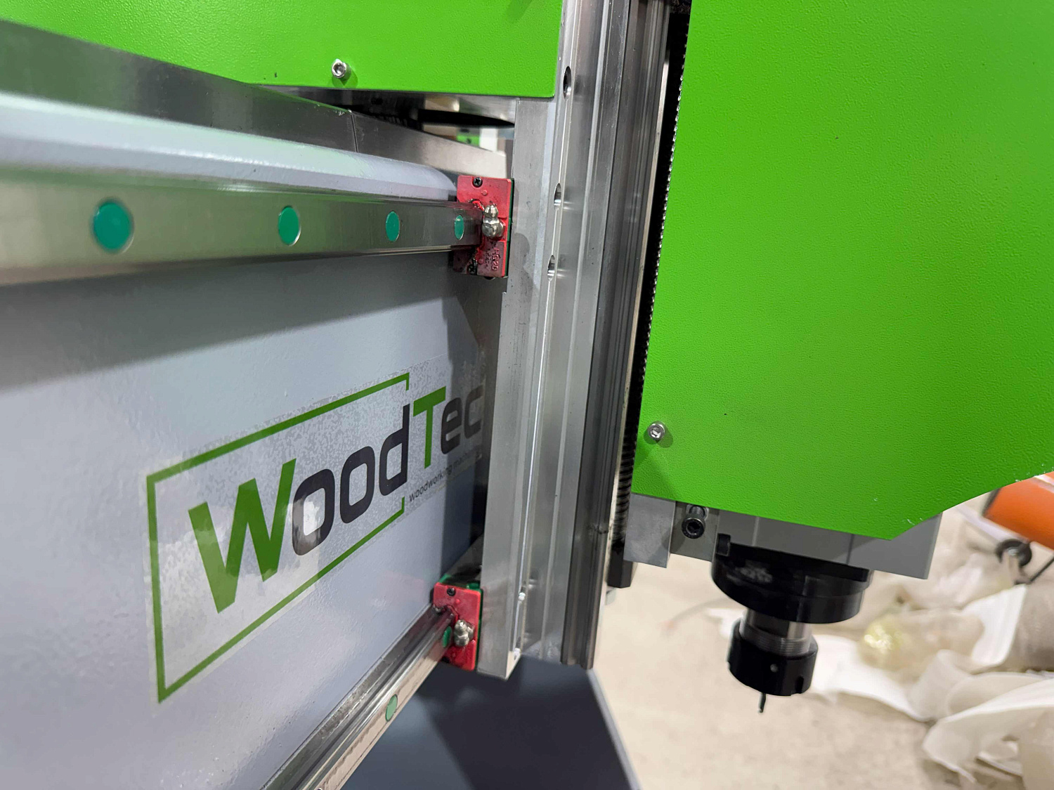 Поступление на склад: фрезерный станок с ЧПУ Woodtec CH-2030W с вакуумной подготовкой