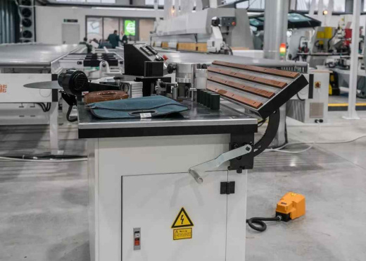 Кромкооблицовочный станок с ручной подачей Nanxing MF50S