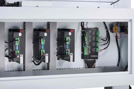 Фрезерный станок с ЧПУ Advercut K6100A  Z300