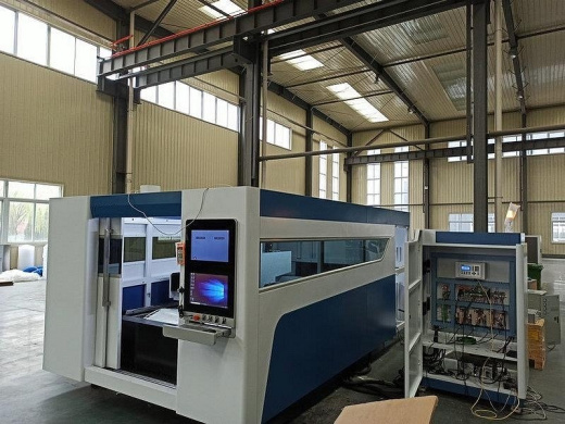 MetalTec 1530P (RAYCUS 6000 Вт CYPCUT 4000Е BLT421) промышленный комплекс лазерной резки