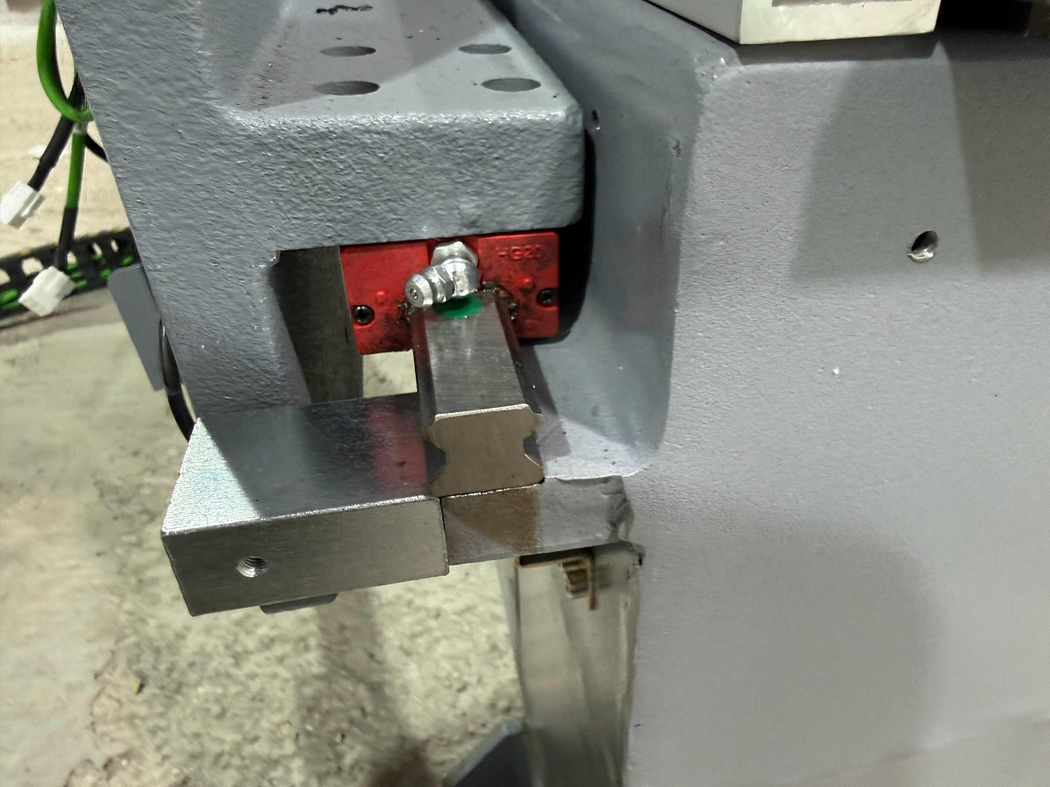 Поступление на склад: фрезерный станок с ЧПУ Woodtec CH-2030W с вакуумной подготовкой