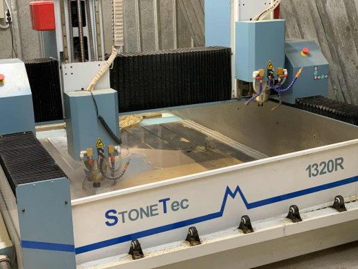 Фрезерно-гравировальный станок с ЧПУ StoneTec 1325