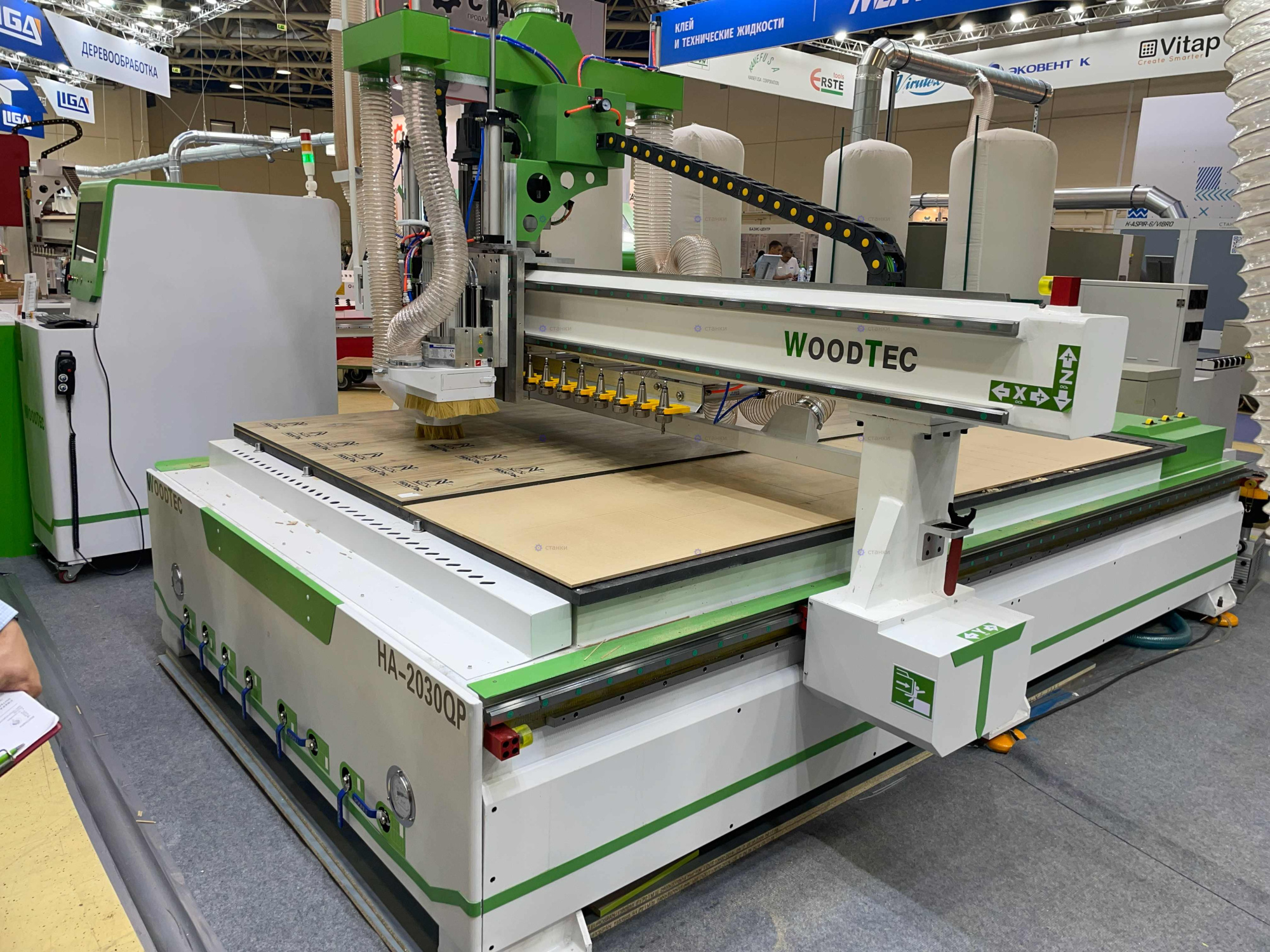 Фрезерно-гравировальный станок с ЧПУ WoodTec HA 2030 QP + присадочная группа + принтер