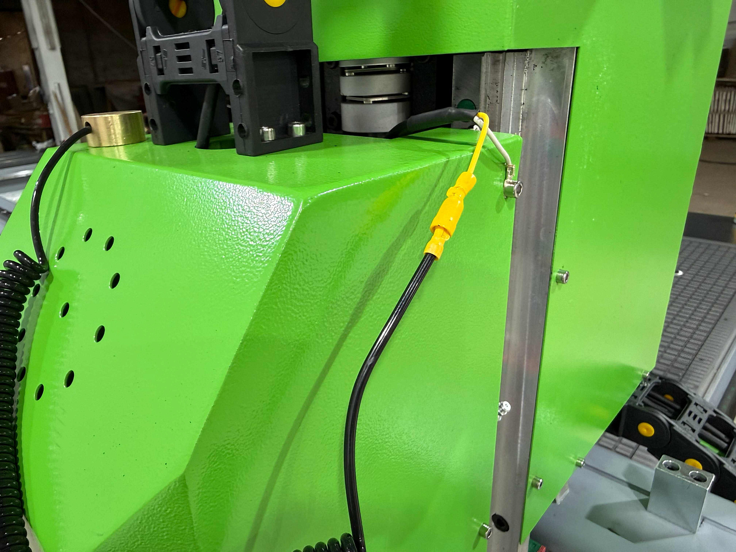 Поступление на склад: фрезерный станок с ЧПУ Woodtec CH-2030W с вакуумной подготовкой