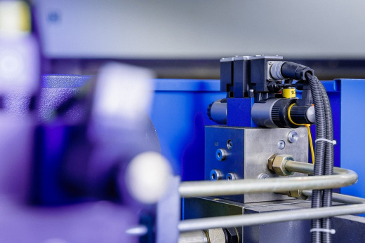 MetalTec HBC 135/3200 Листогибочный пресс с ЧПУ 4+1 ESA630S