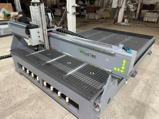 Фрезерно-гравировальный станок с ЧПУ WoodTec СH 2045W для Компакт-плит HPL