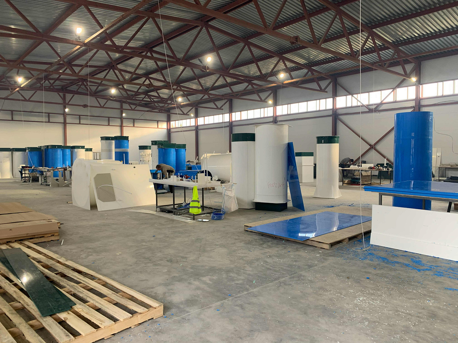 Выбор фрезерного ЧПУ станка для раскроя по дереву из линейки WOODTEC