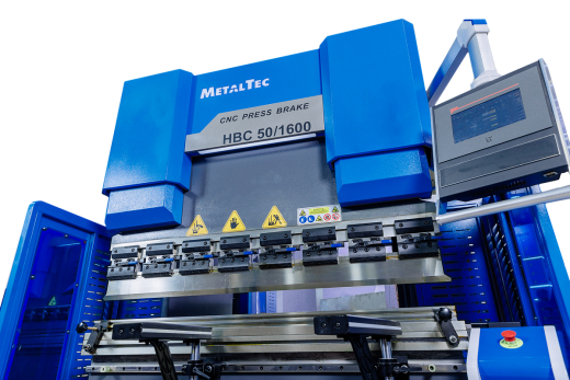 MetalTec HBC 135/3200 Листогибочный пресс с ЧПУ 4+1 ESA630S