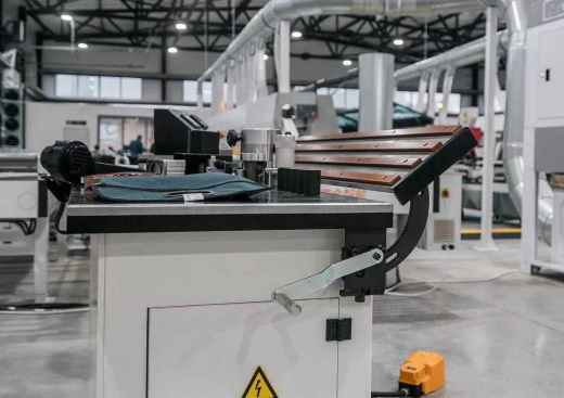 Кромкооблицовочный станок с ручной подачей Nanxing MF50S