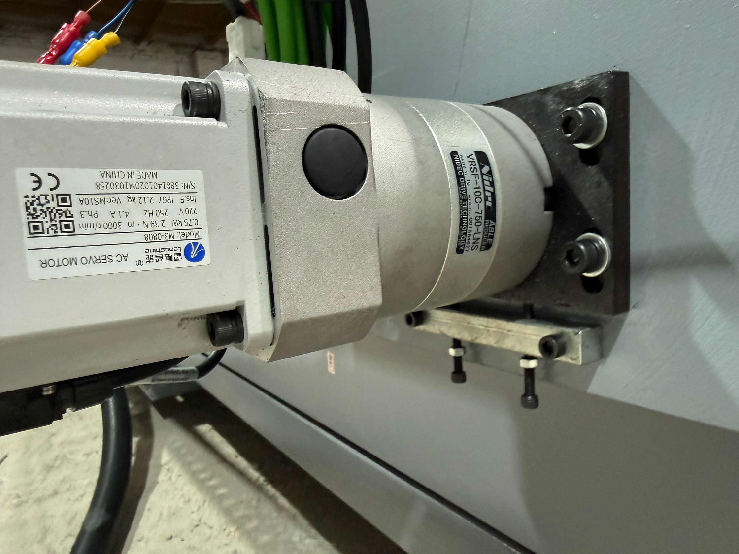 Поступление на склад: фрезерный станок с ЧПУ Woodtec CH-2030W с вакуумной подготовкой